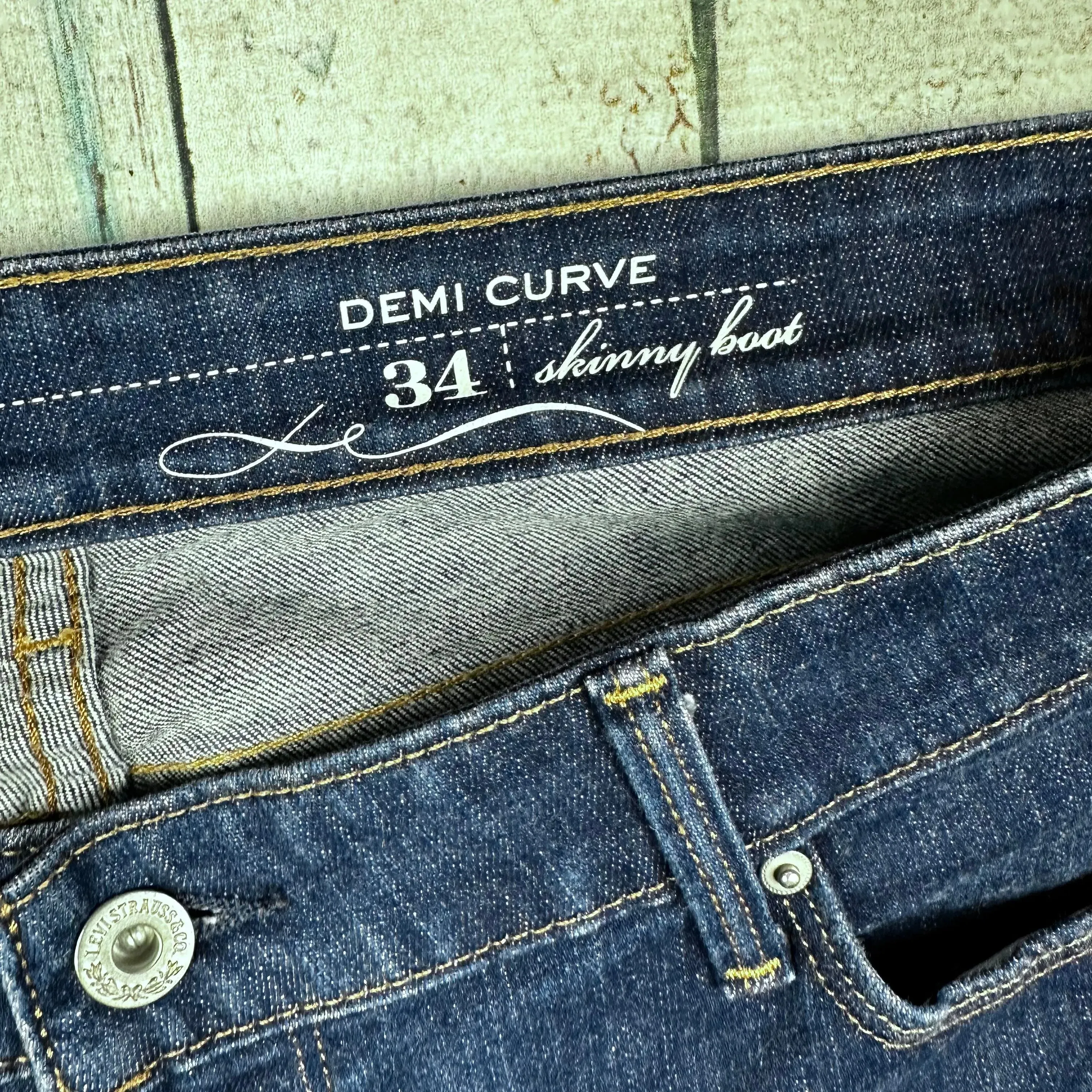 Levis Demi Curve Skinny Boot Cut Stretch Jeans -Size 34 (16AU)