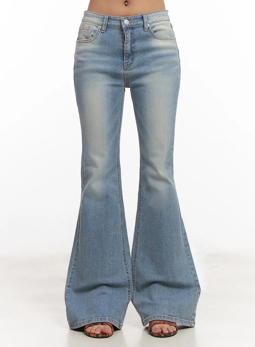 May Washed Flared Jeans IA515