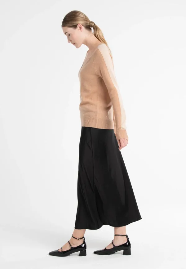 Ria 1 V-Neck Sweater with Band On the Sleeves in Light Camel/Beige Cashmere