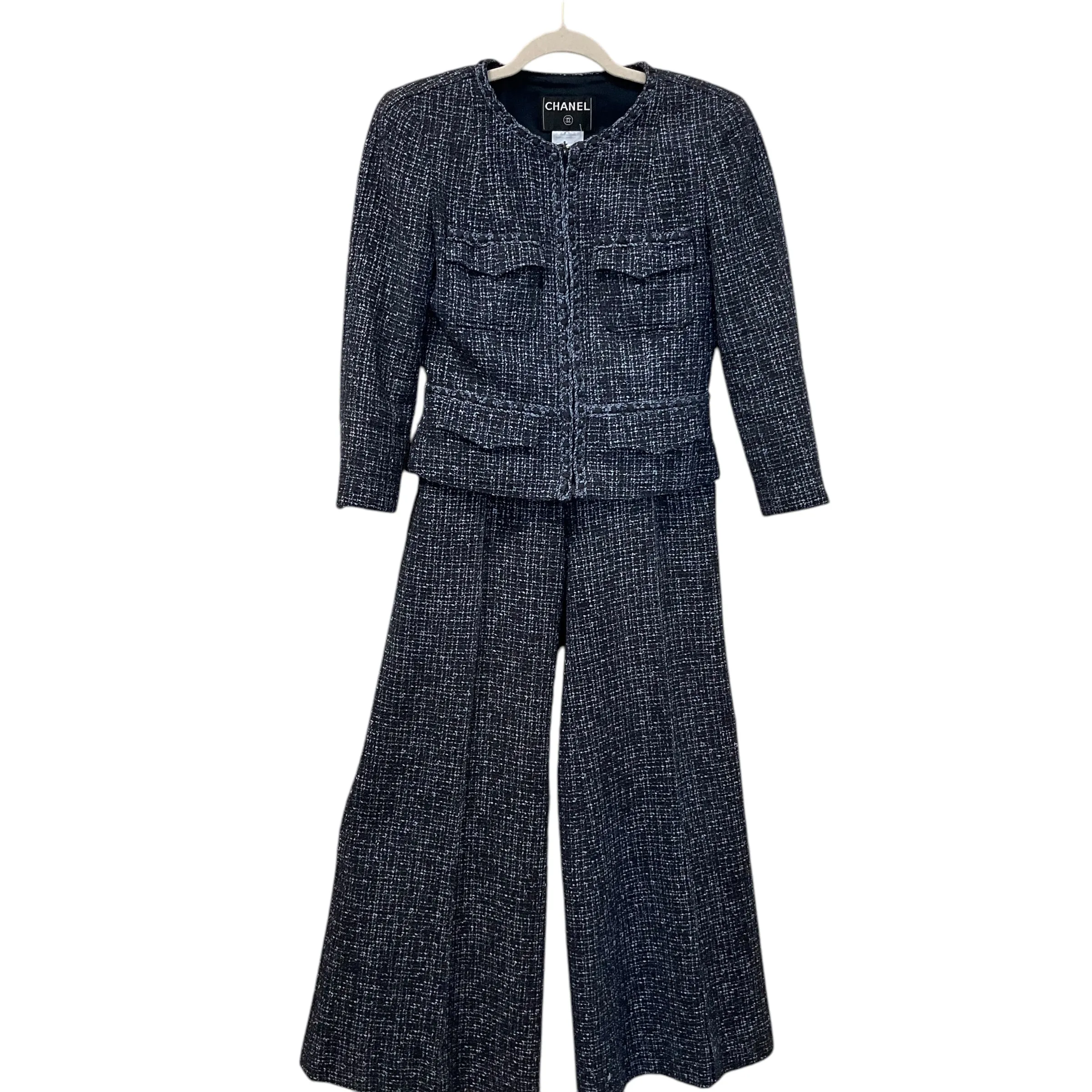 SIZE 40 CHANEL Pants