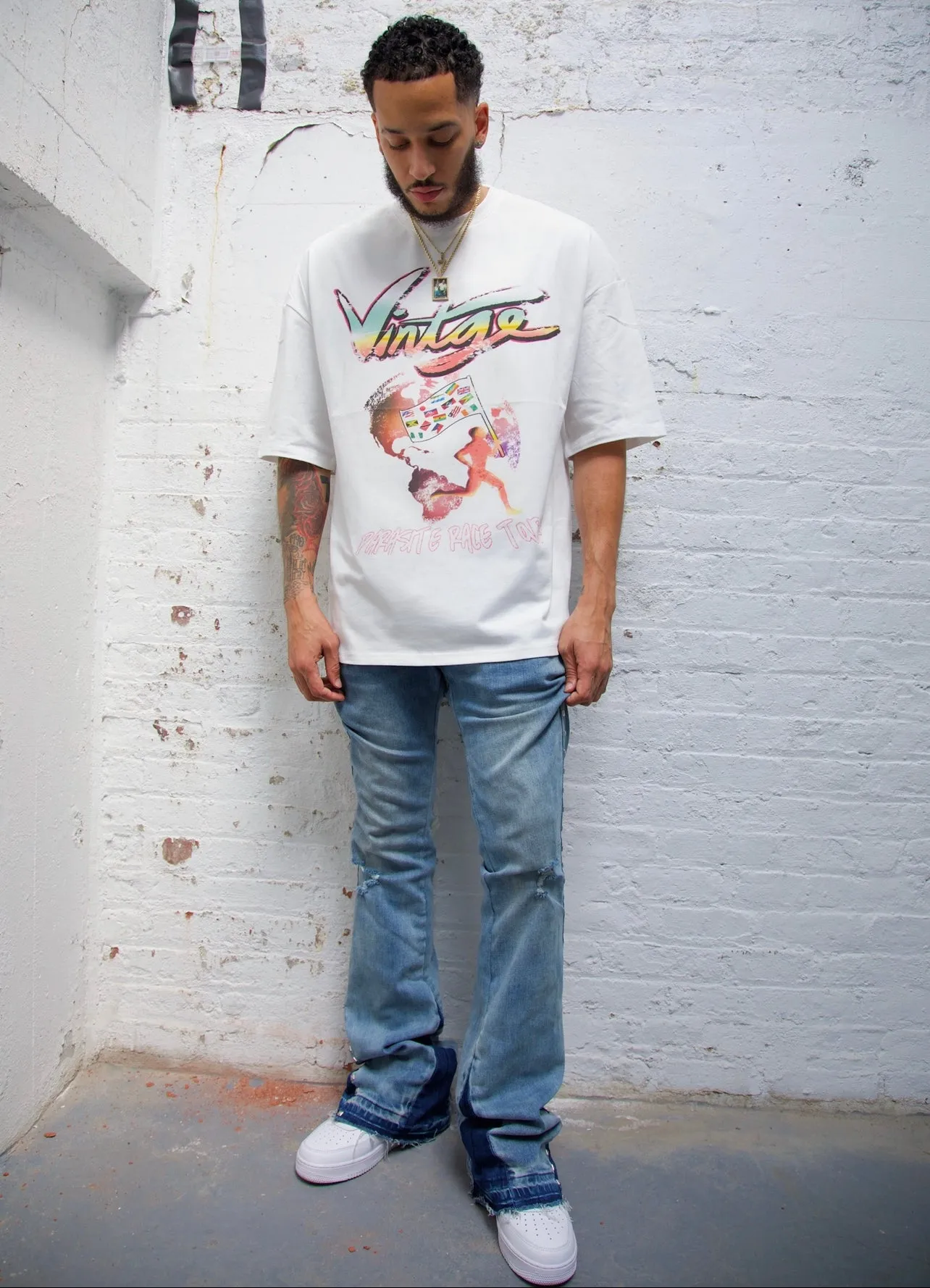 STAR STUDDED FLARE JEANS